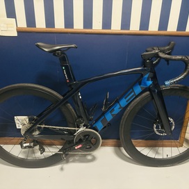 Trek Madone SL7 AXS