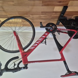 Conjunto Completo de Treino Indoor: Bicicleta OEM + Rolo ThinkRider A1