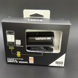 Farol Lezyne Mega Drive 1800i